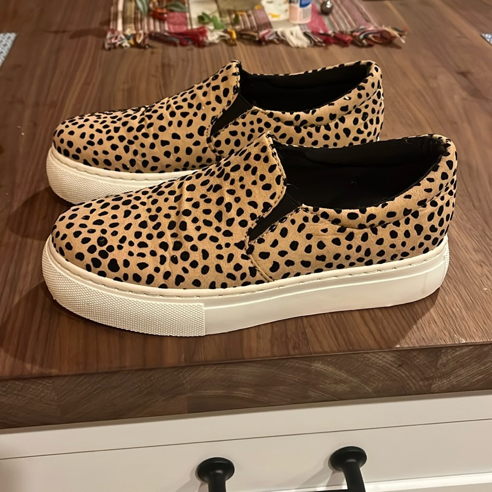 Leopard Print Platform Slip-On Shoes Size 7